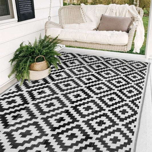 Black & White Indoor Outdoor Patio Rug